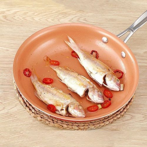 poele-a-frire-couleur-cuivre-poisson