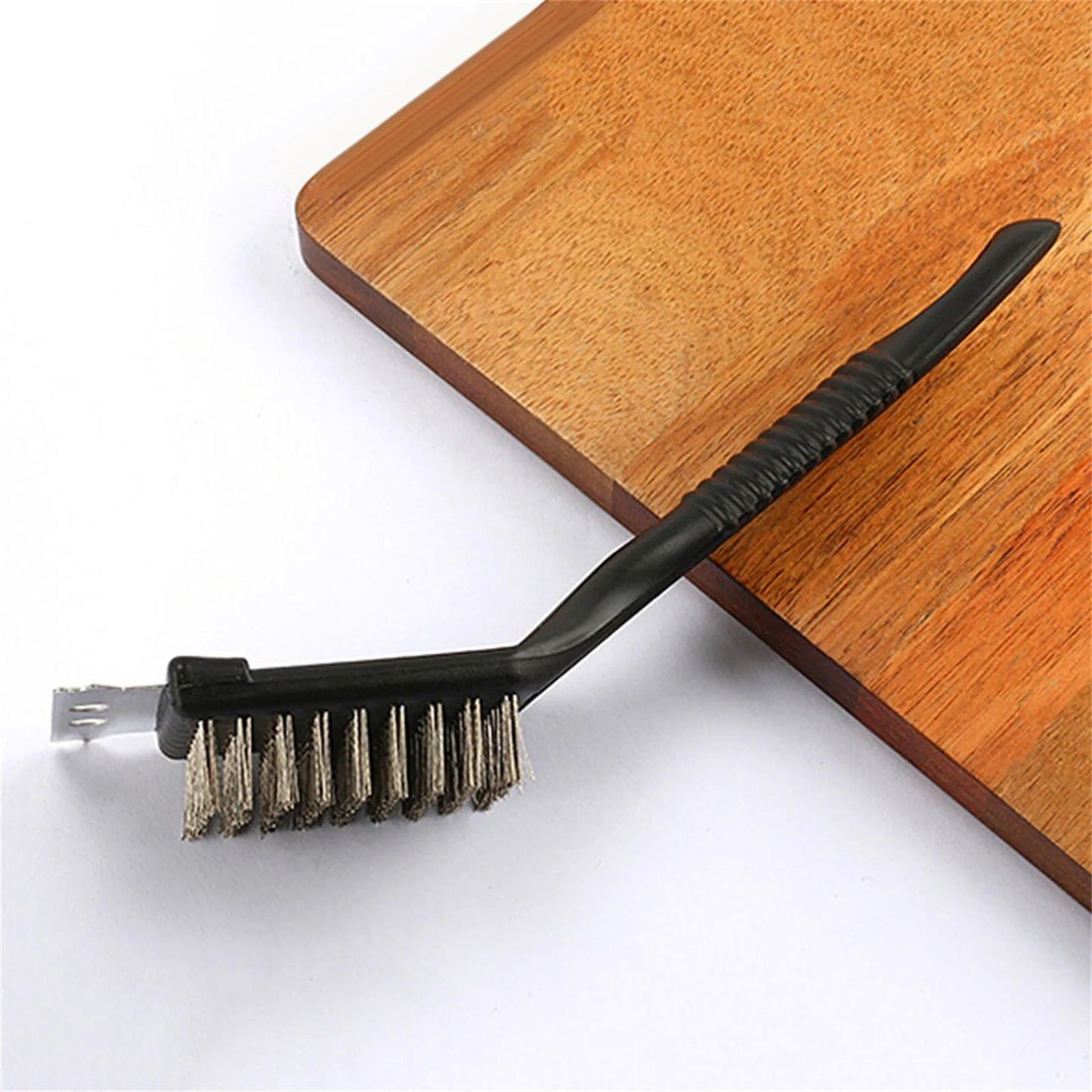 brosse-barbecue-poignee-ergonomique
