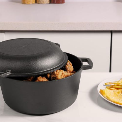 cocotte-en-fonte-noire-robuste