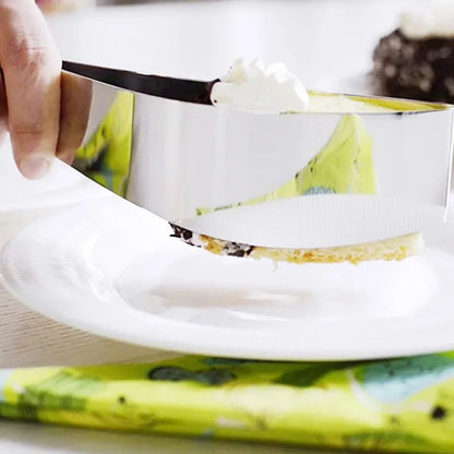 couteau-a-gateau-assiette