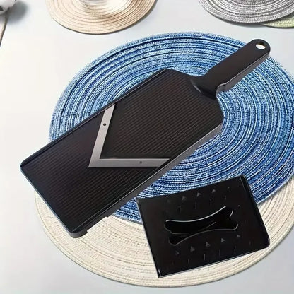 mandoline-japonaise-en-v-noir
