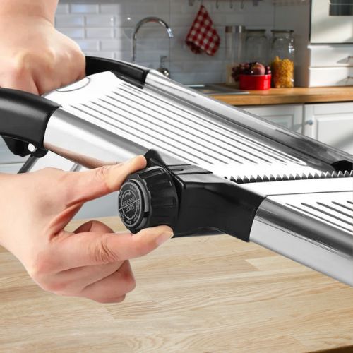 MANDOLINE JAPONAISE RÉGLABLE EN INOX