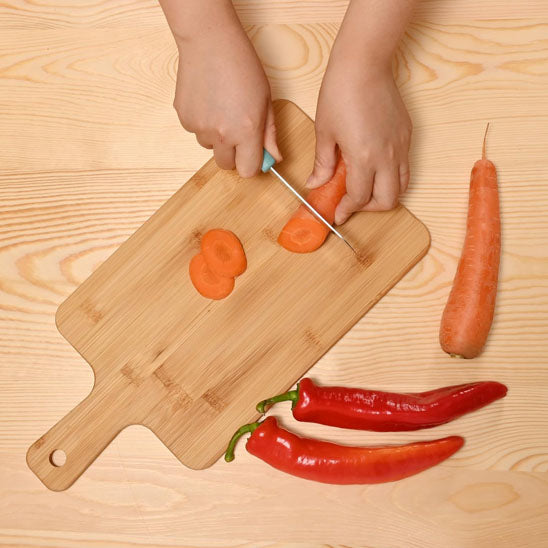 planche-à-découper-en-bois-legumes