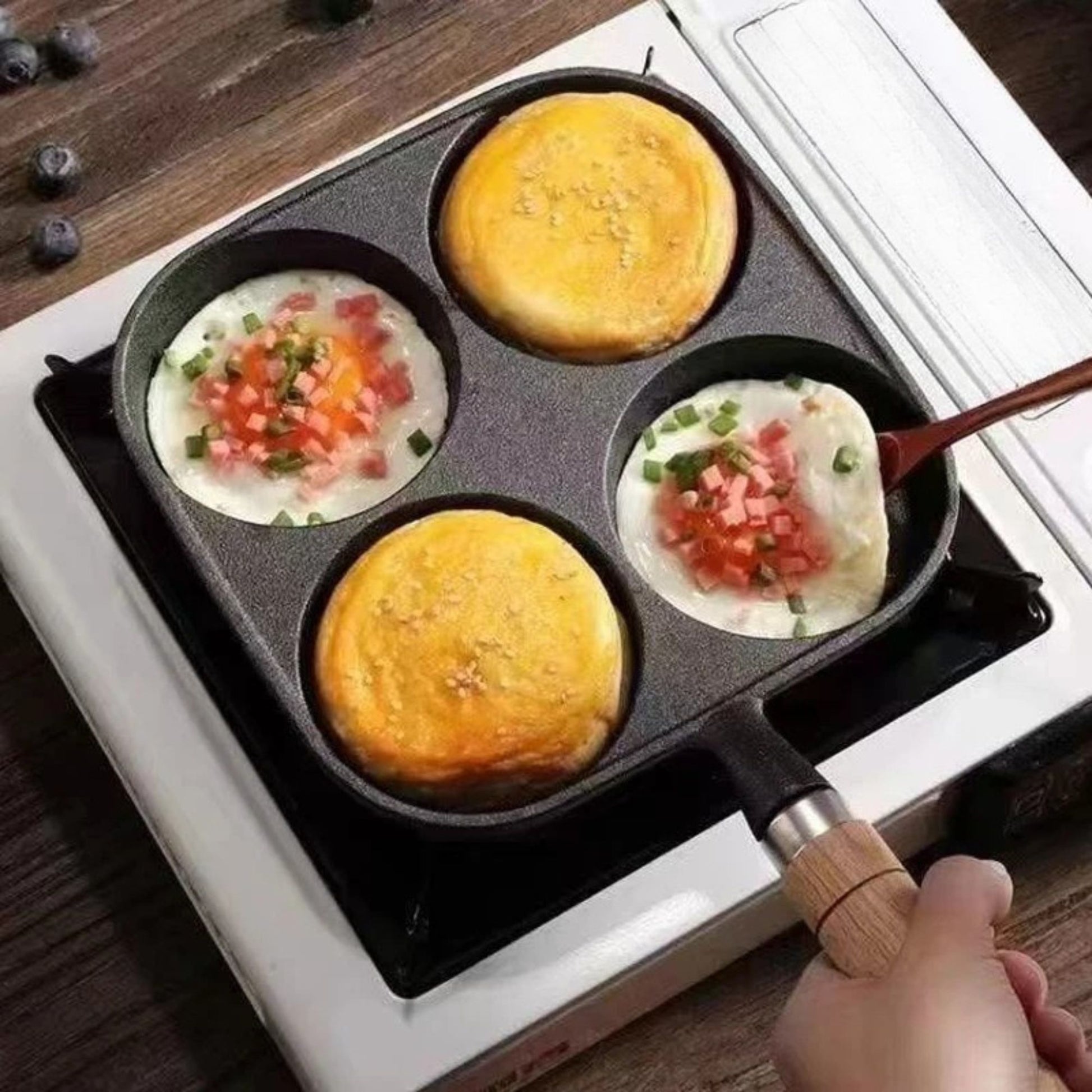 poele en fonte quatre compartiments petit dejeuner