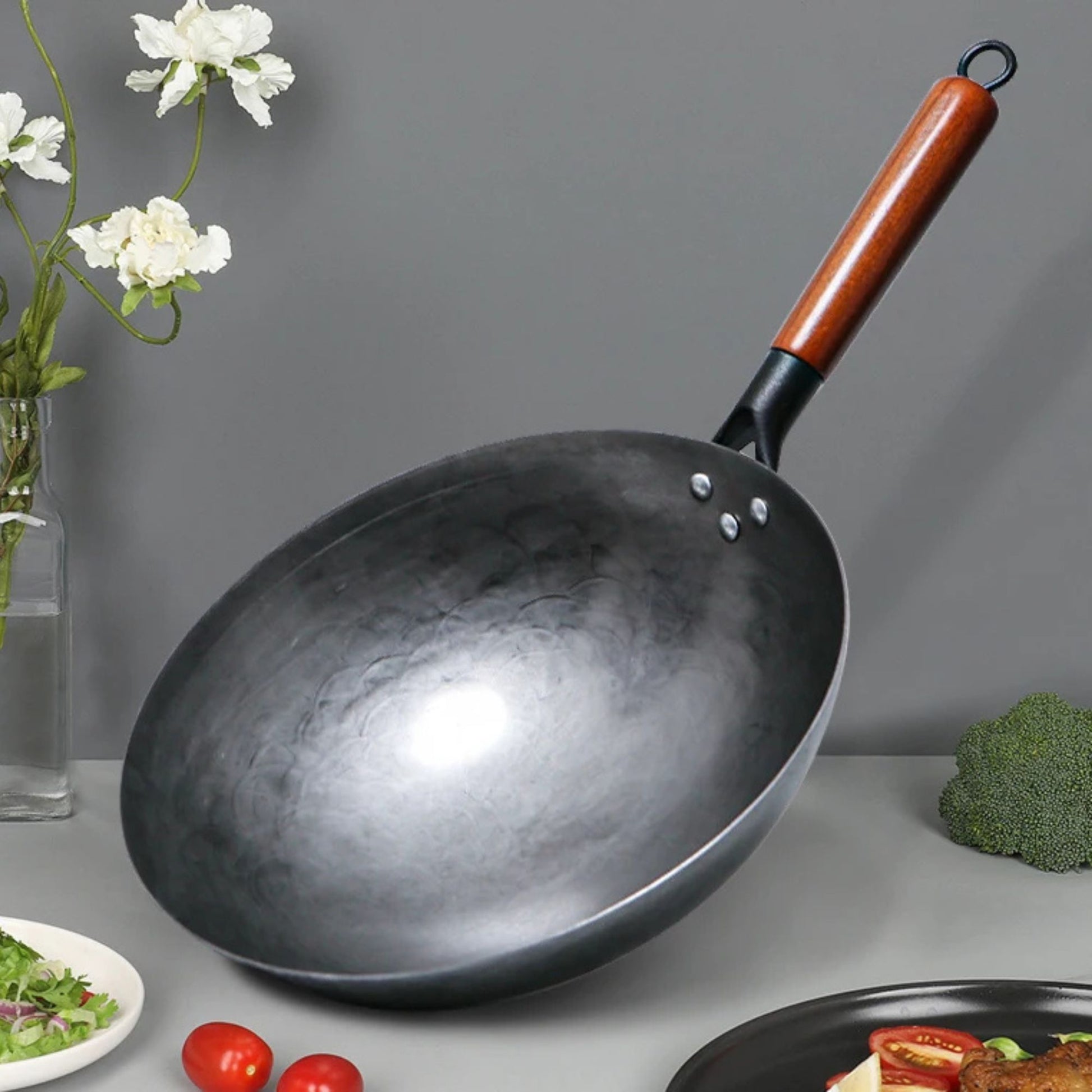 poele wok forgee main