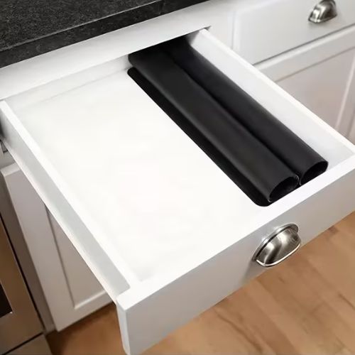 protection-plaque-a-induction-noir-rangement